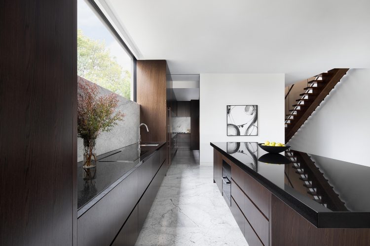 malvern-residence-houser-interior-kitchen-dining-pantry-side-view-kairouz-architects