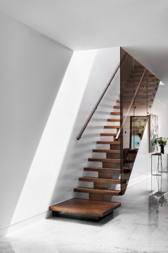 malvern-residence-houser-interior-staircase-light-kairouz-architects