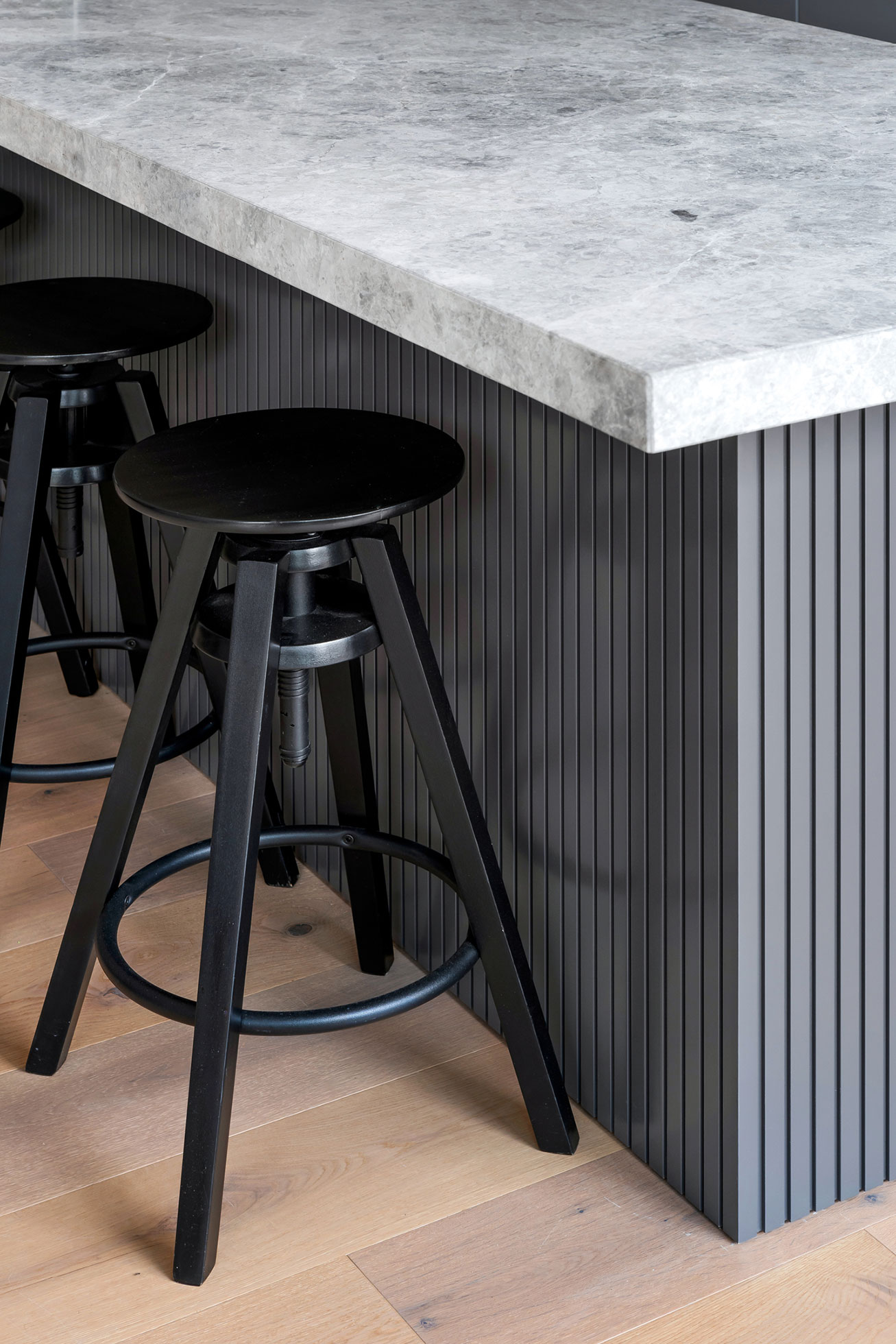 interior-kitchen-bench-detail-curate-apartment-development-ckairouz-architects
