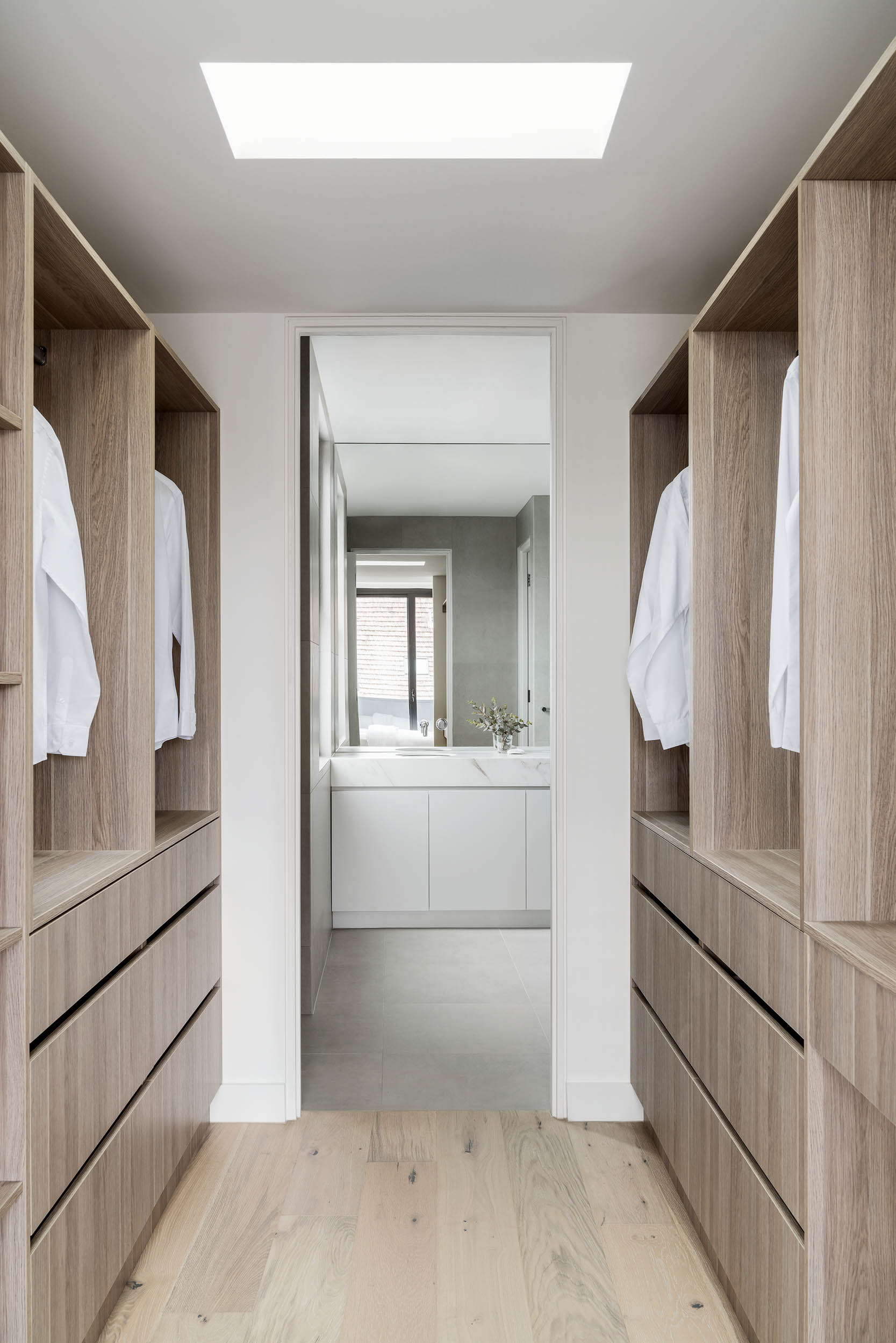 penthouse-walkin-robe-ensuite-interior-kew-multi-residential-development-ckairouz-architects